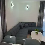 Camelia Apartment