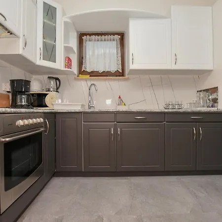 Camelia Apartment *