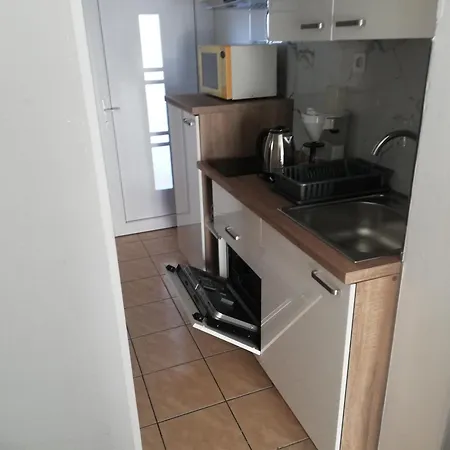 Camelia Apartment *