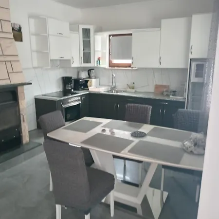 Camelia Apartman *