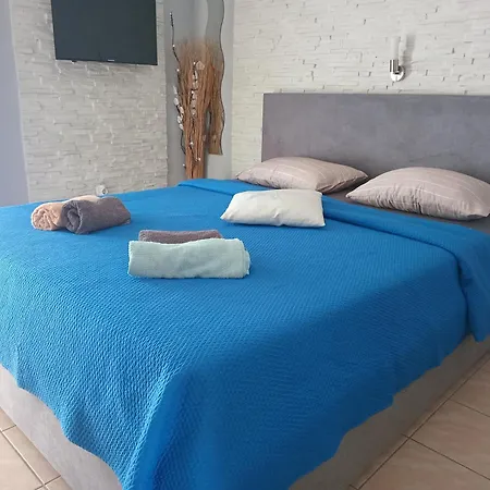 Camelia Apartman *